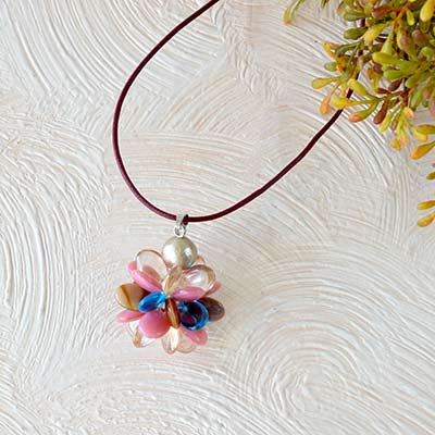 レンティルビーズで作るボールネックレス(ピンク)