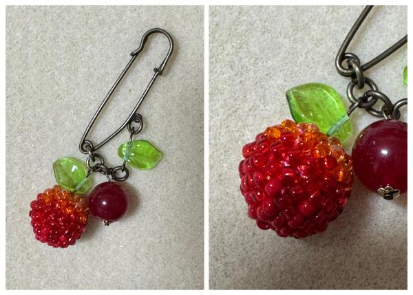 ビーズクロッシェで作るりんごのブローチへのレビューです